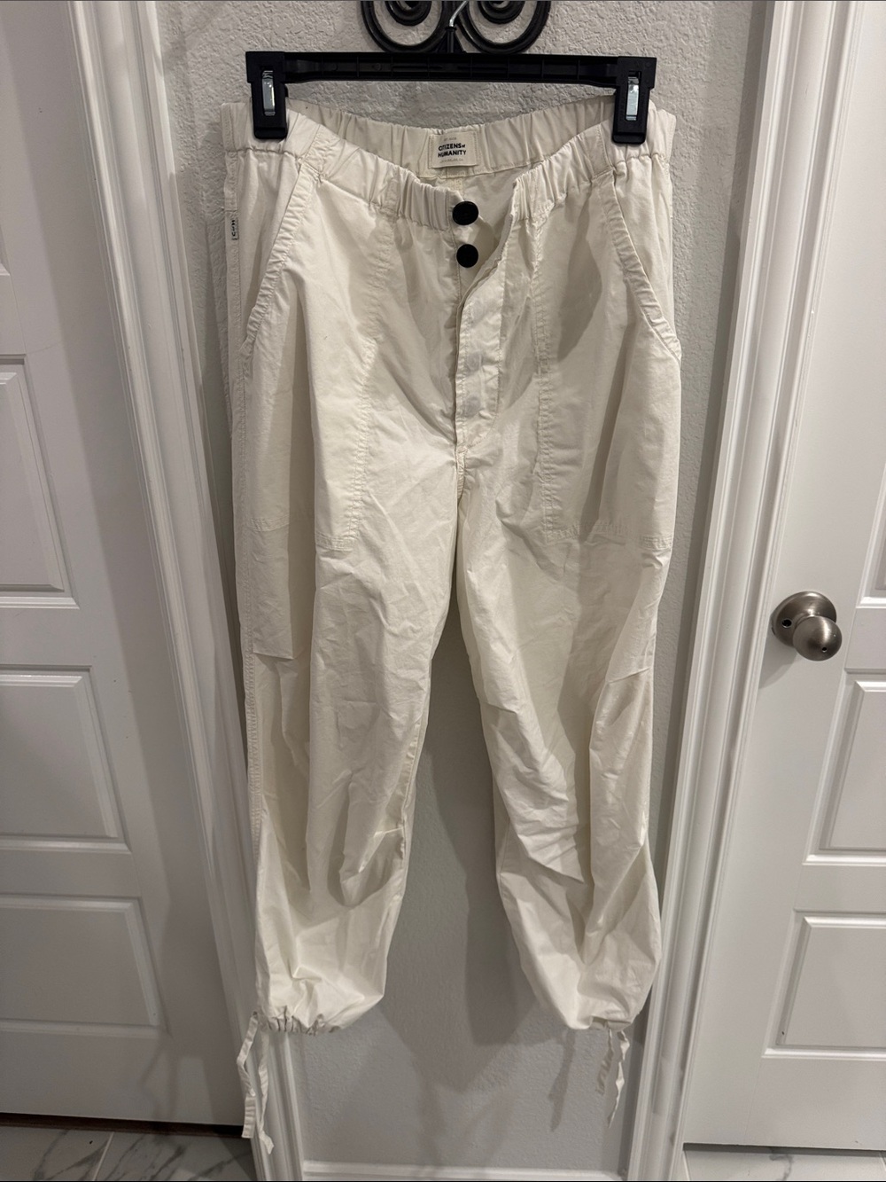 Citizens Of Humanity Cream Cargo Joggers with Button Front